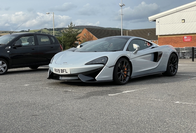 McLaren 570GT