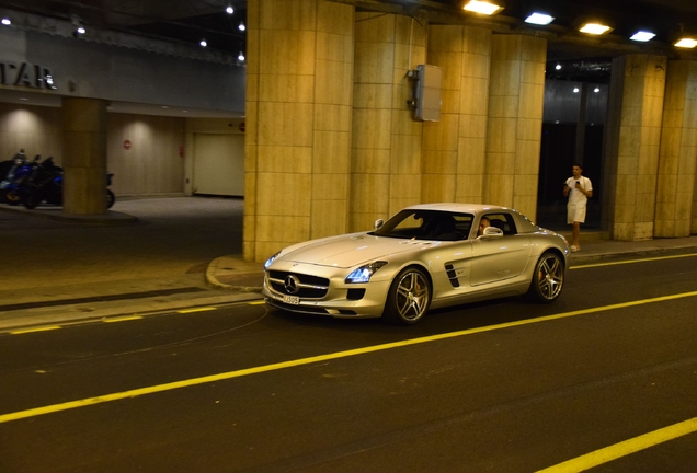 Mercedes-Benz SLS AMG