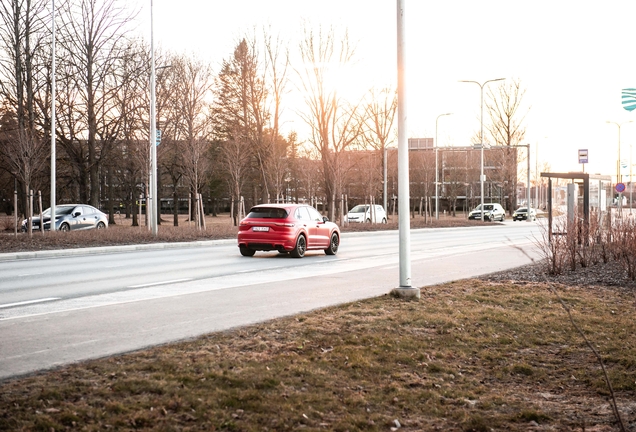 Porsche 9YA Cayenne GTS