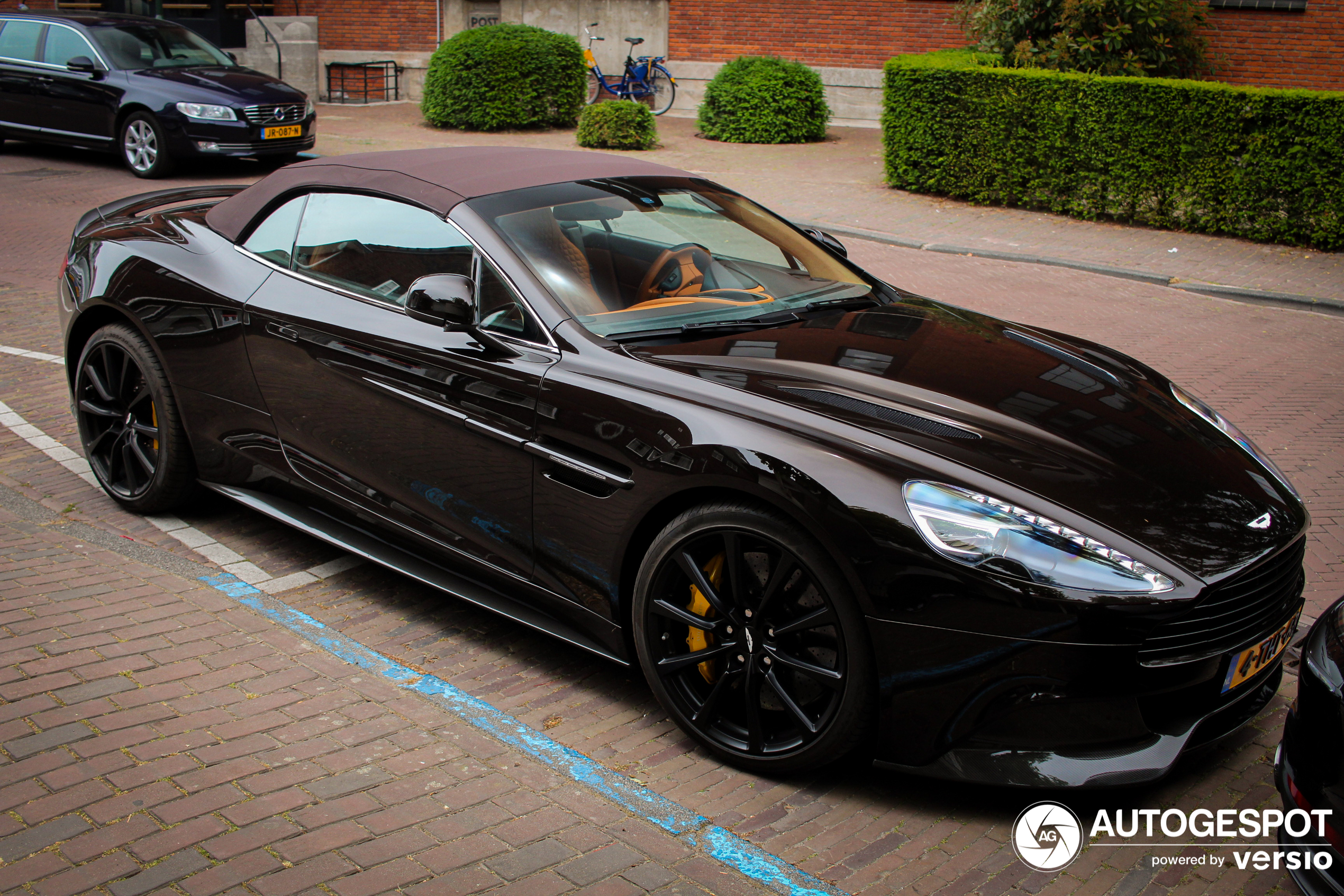 Aston Martin Vanquish Volante