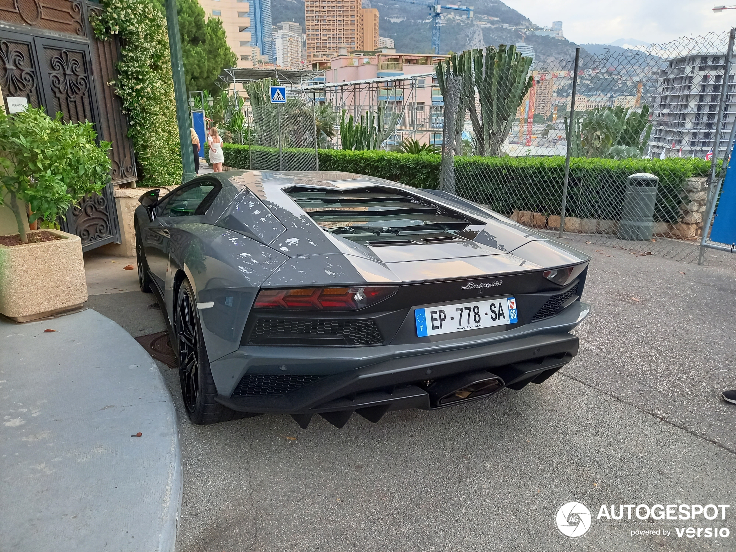 Lamborghini Aventador S LP740-4