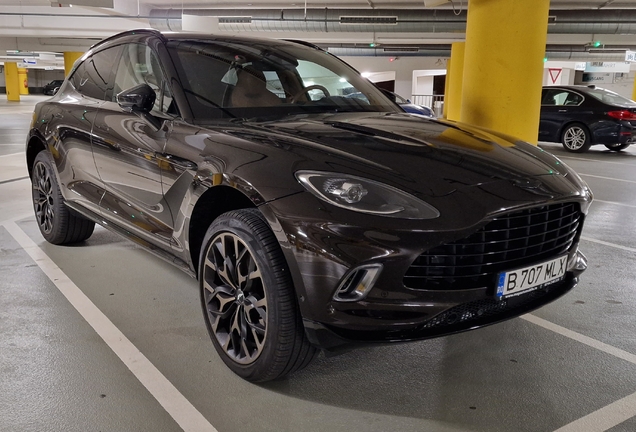 Aston Martin DBX