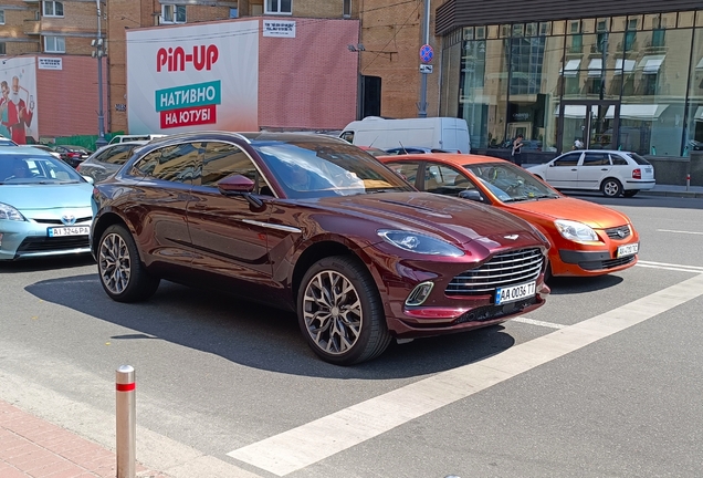 Aston Martin DBX