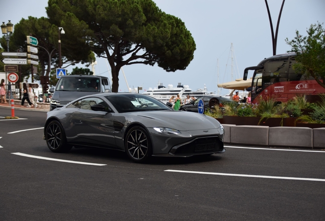 Aston Martin V8 Vantage 2018