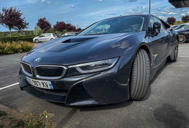 BMW i8