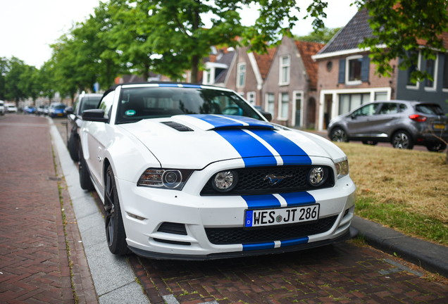 Ford Mustang GT Convertible 2013