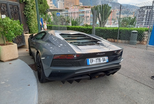 Lamborghini Aventador S LP740-4