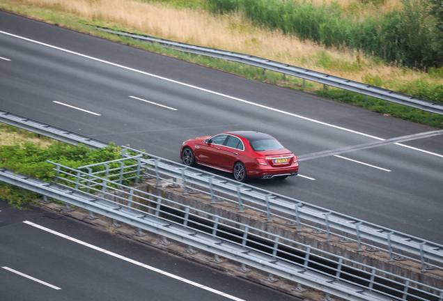 Mercedes-AMG E 63 S W213