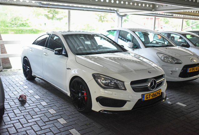 Mercedes-Benz CLA 45 AMG C117