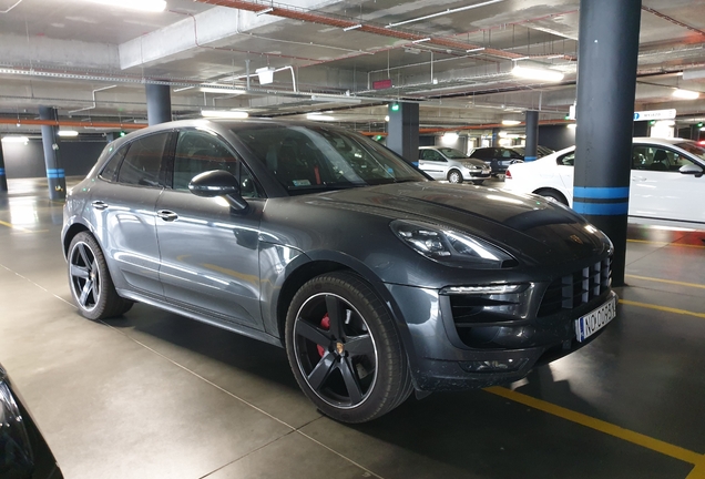 Porsche 95B Macan GTS