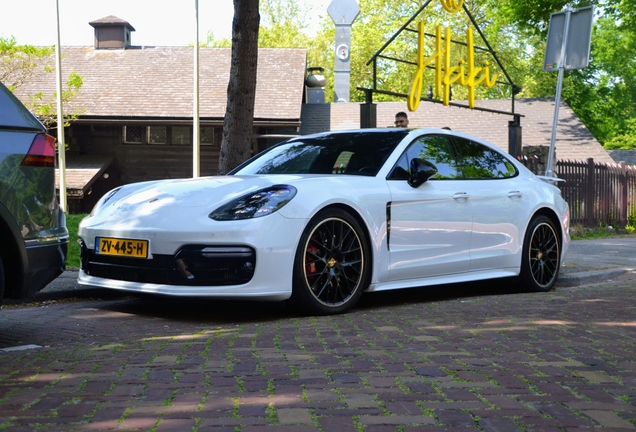 Porsche 971 Panamera Turbo