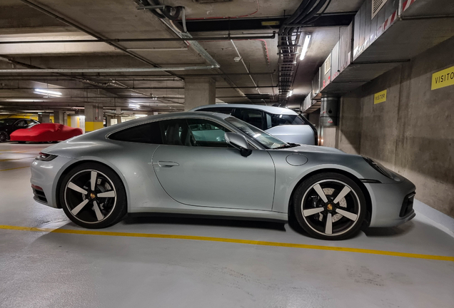 Porsche 992 Carrera 4S