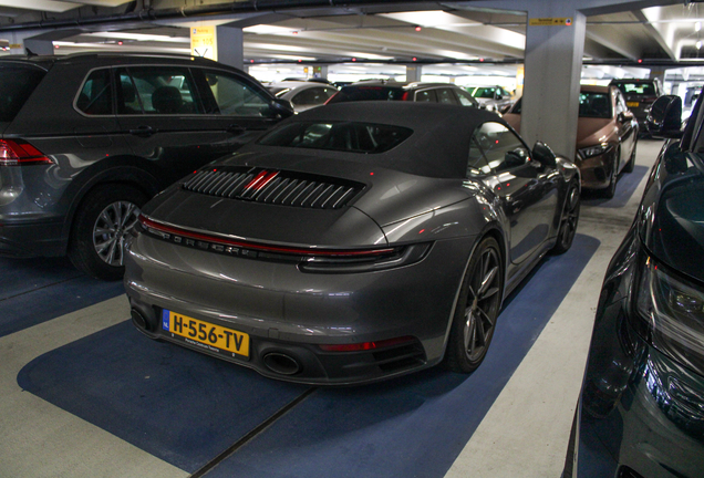 Porsche 992 Carrera 4S Cabriolet