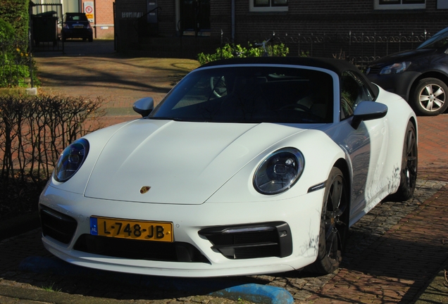 Porsche 992 Carrera 4S Cabriolet