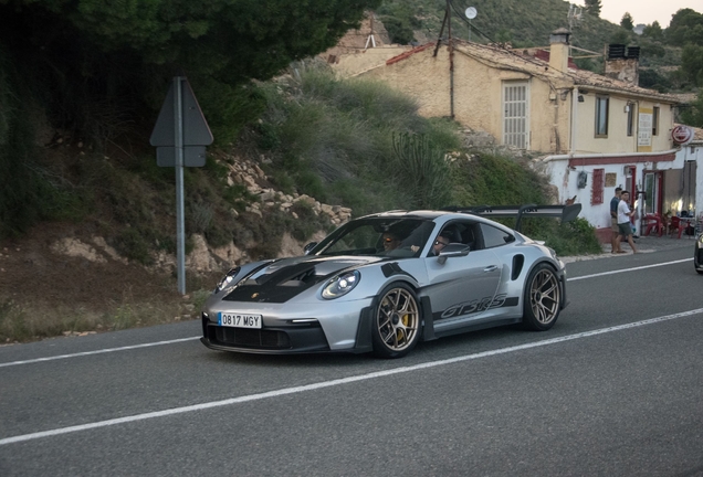 Porsche 992 GT3 RS Weissach Package