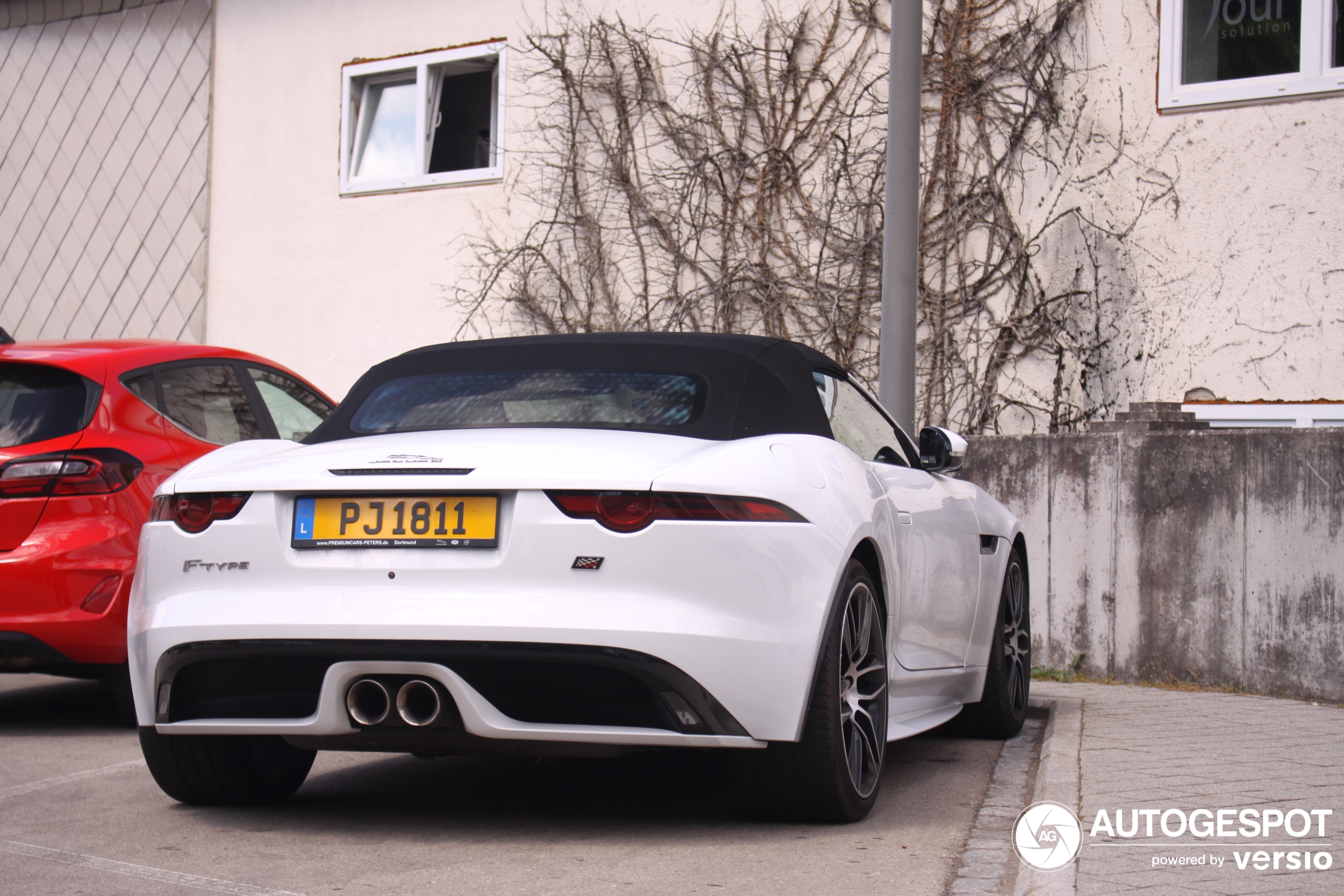 Jaguar F-TYPE S Convertible Chequered Flag Edition 2019