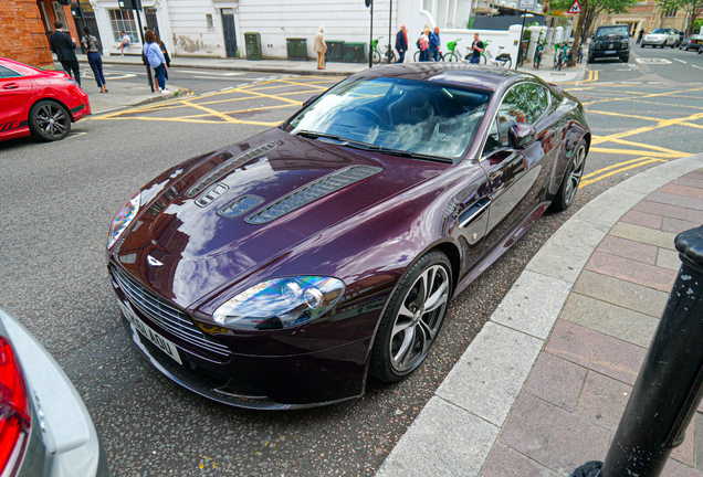 Aston Martin V12 Vantage