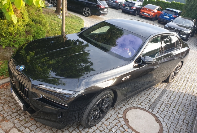 BMW M760e xDrive