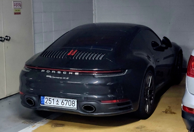 Porsche 992 Carrera 4S