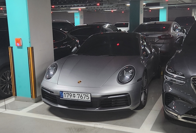 Porsche 992 Carrera 4S