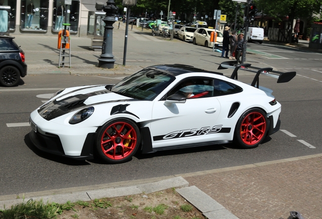 Porsche 992 GT3 RS Weissach Package