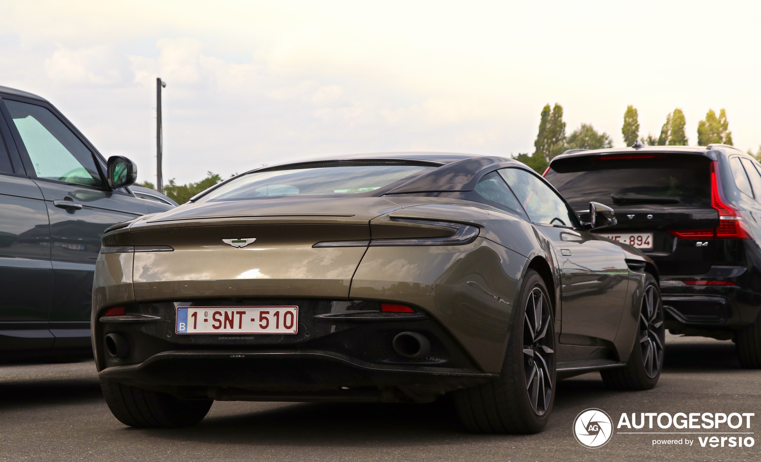 Aston Martin DB11