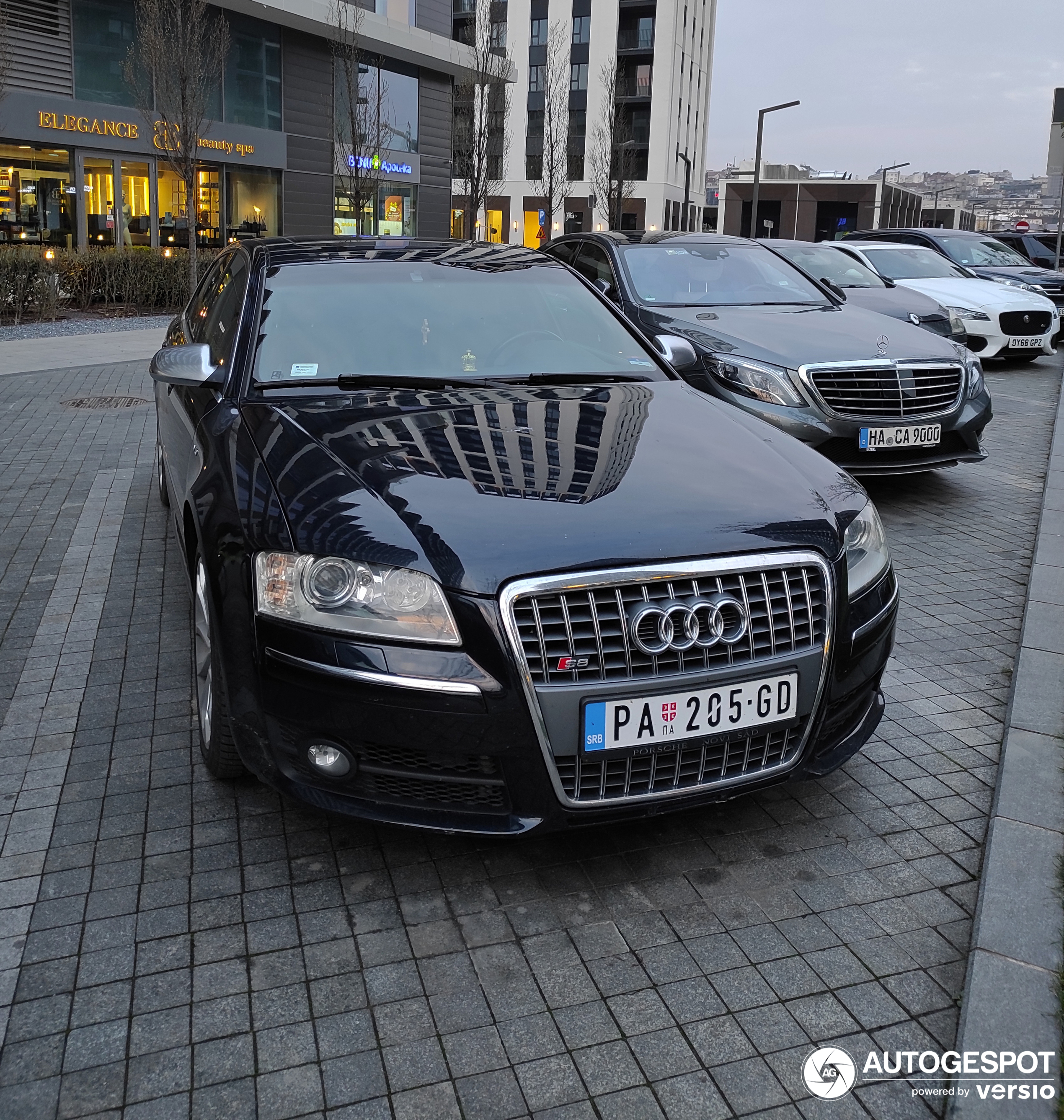 Audi S8 D3