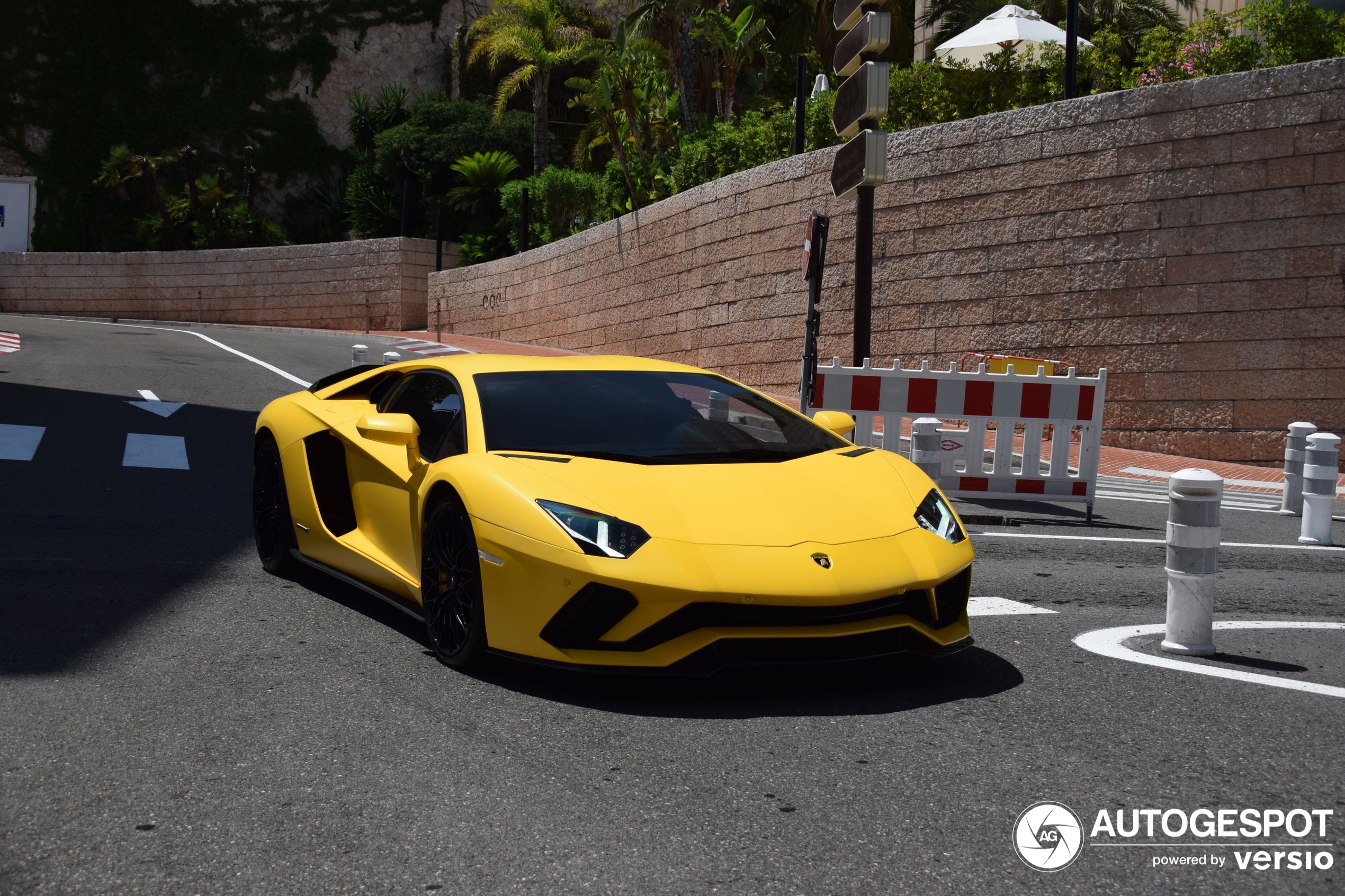 Lamborghini Aventador S LP740-4