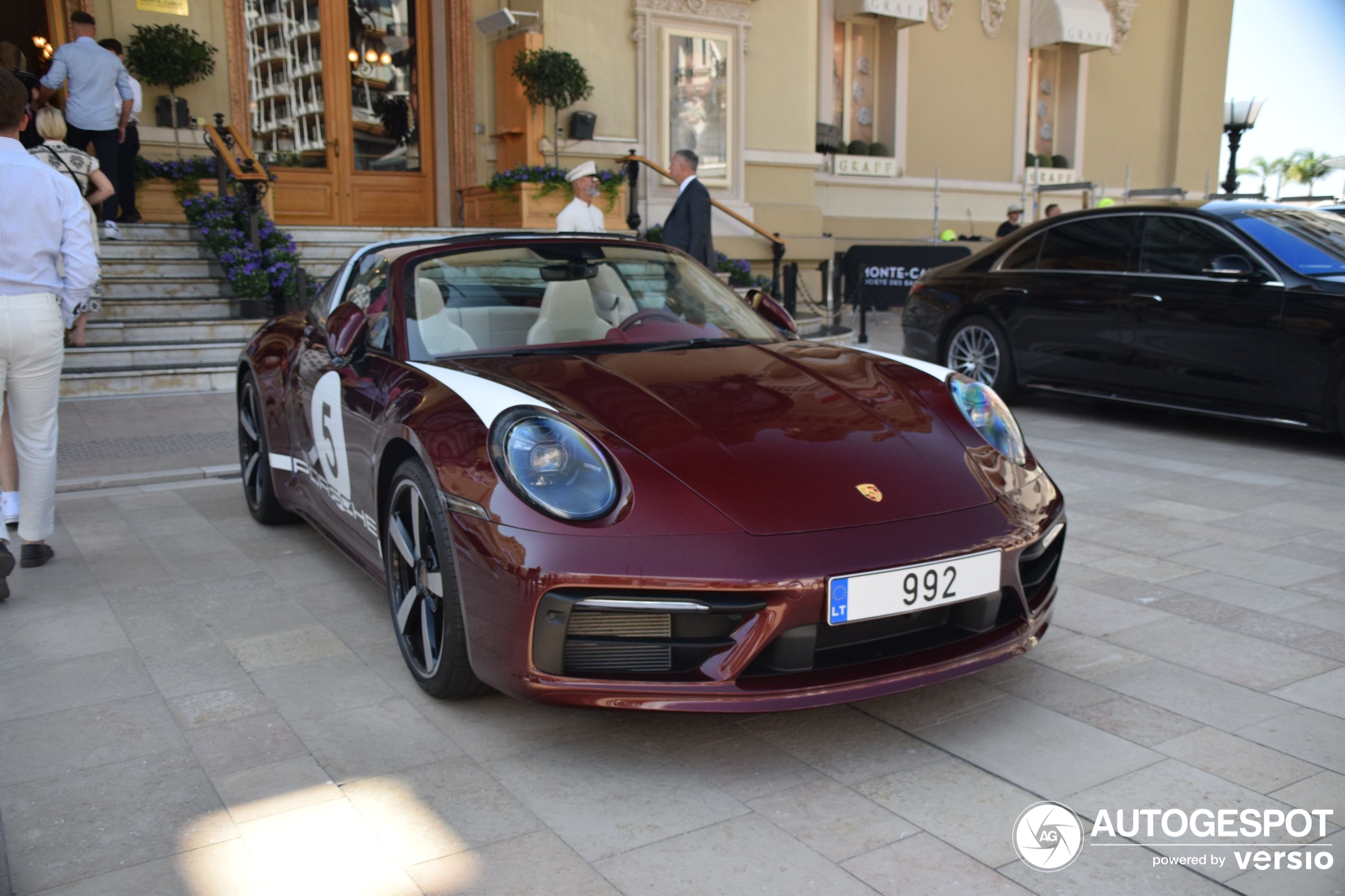 Porsche 992 Targa 4S Heritage Design Edition