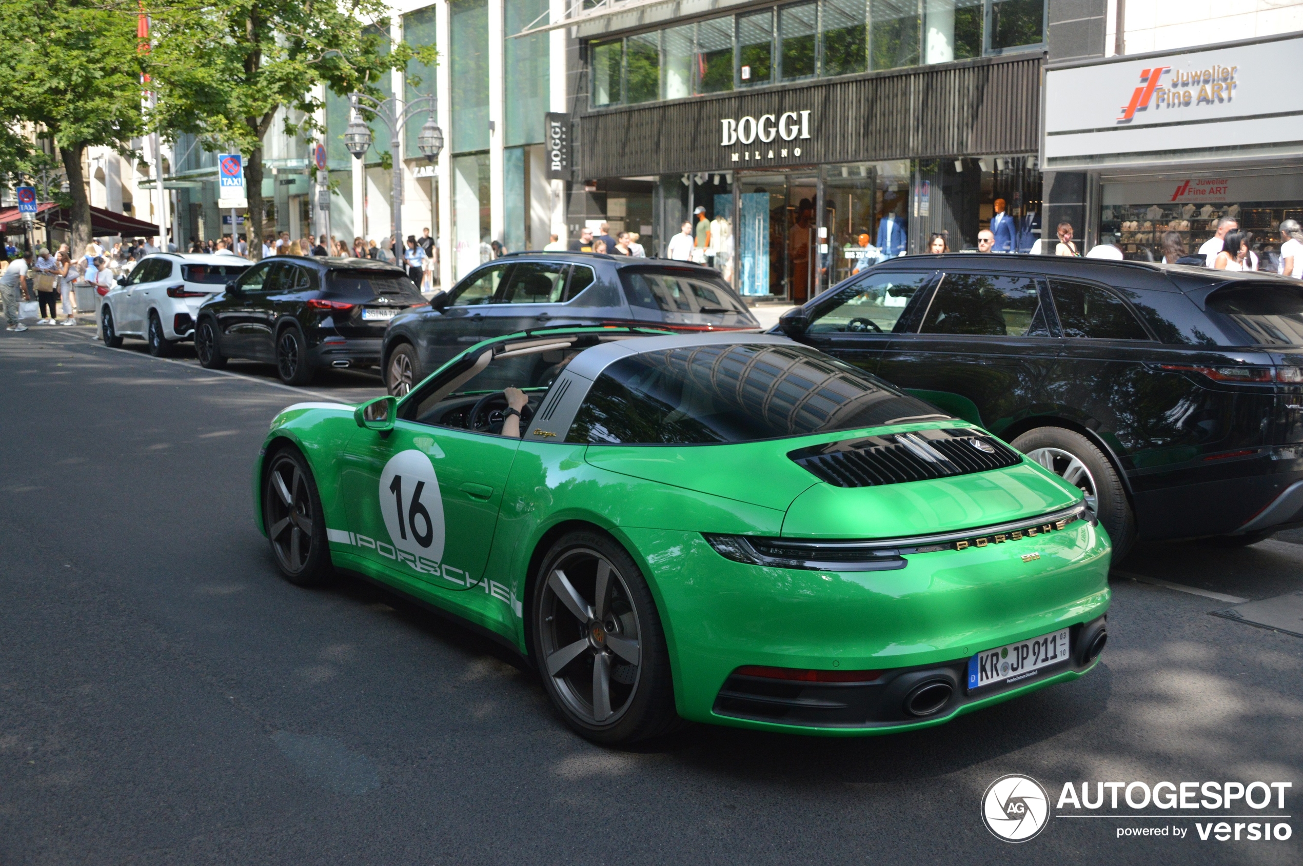 Porsche 992 Targa 4S Heritage Design Edition