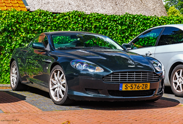 Aston Martin DB9