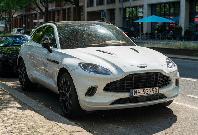 Aston Martin DBX