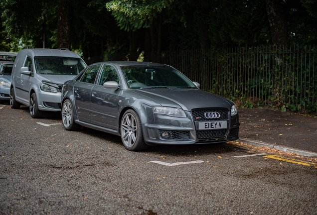 Audi RS4 Sedan