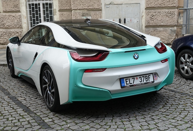 BMW i8