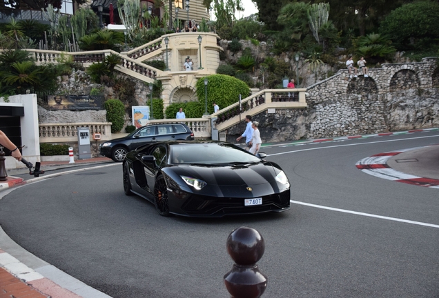 Lamborghini Aventador S LP740-4