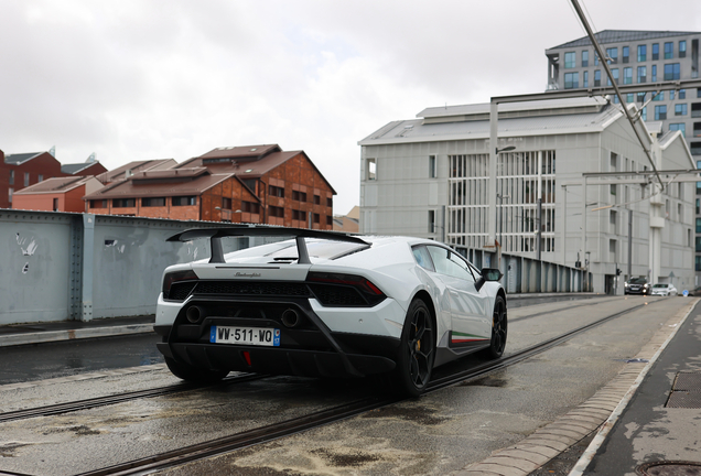 Lamborghini Huracán LP640-4 Performante