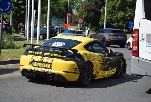 Porsche 718 Cayman GT4