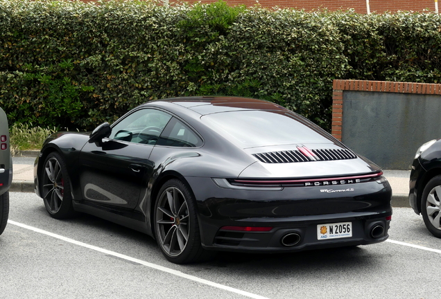 Porsche 992 Carrera 4S