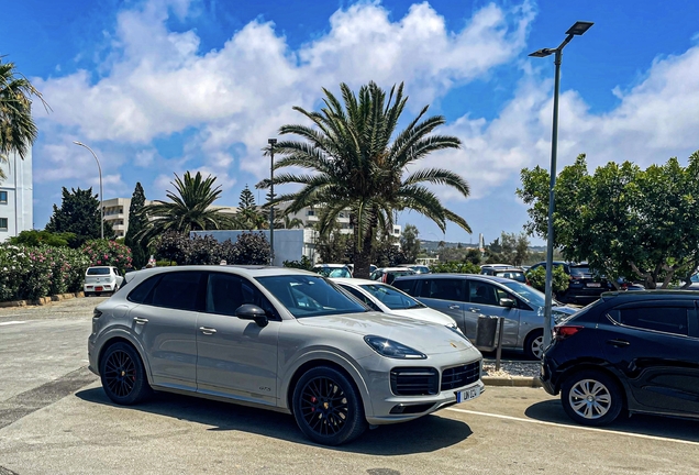 Porsche 9YA Cayenne GTS