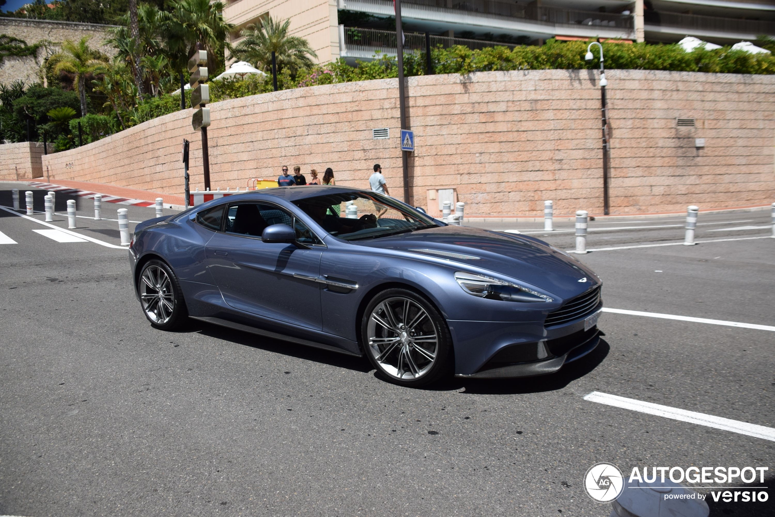 Aston Martin Vanquish 2013