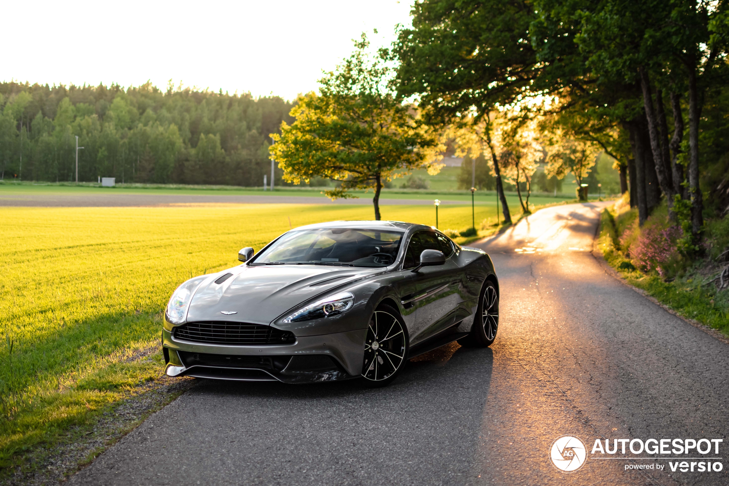 Aston Martin Vanquish 2013