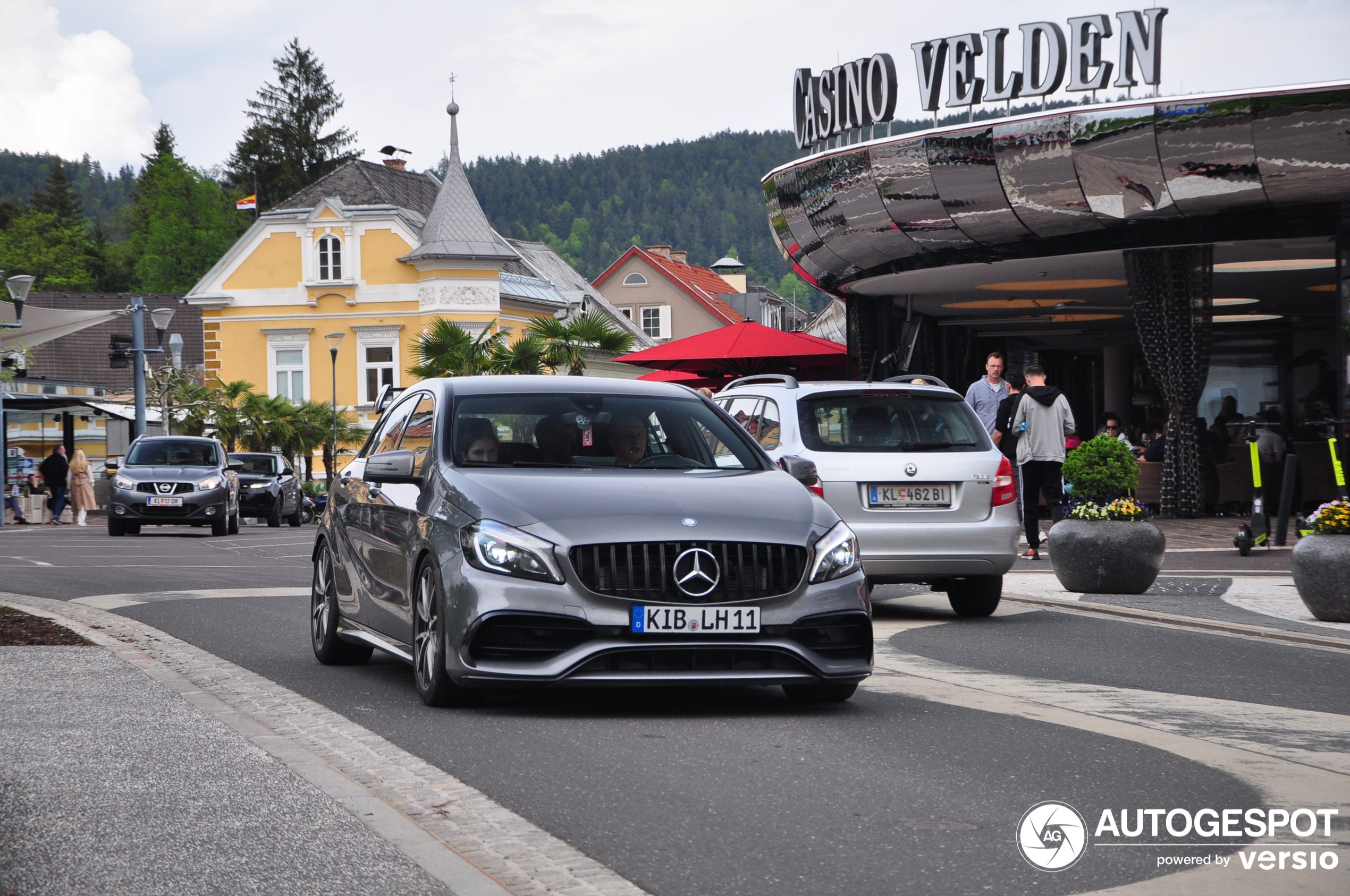 Mercedes-AMG A 45 W176 2015