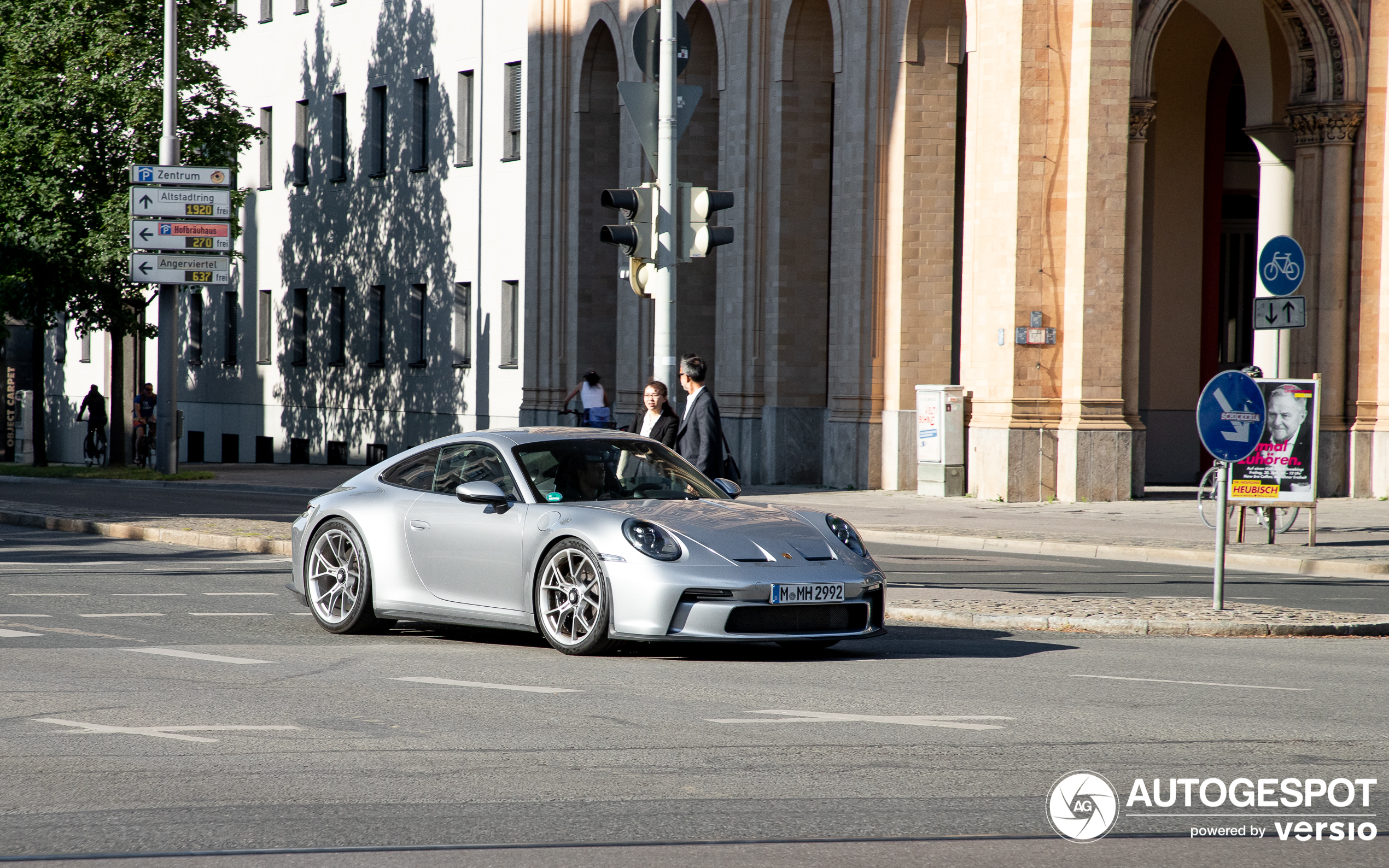 Porsche 992 GT3 Touring