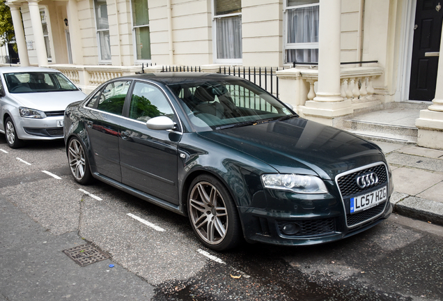 Audi RS4 Sedan