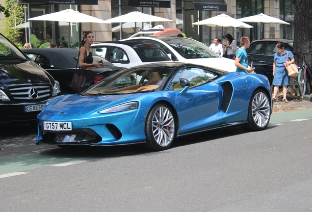 McLaren GT