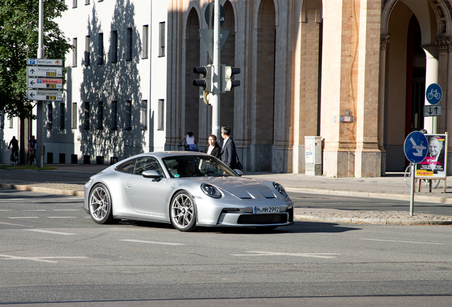 Porsche 992 GT3 Touring