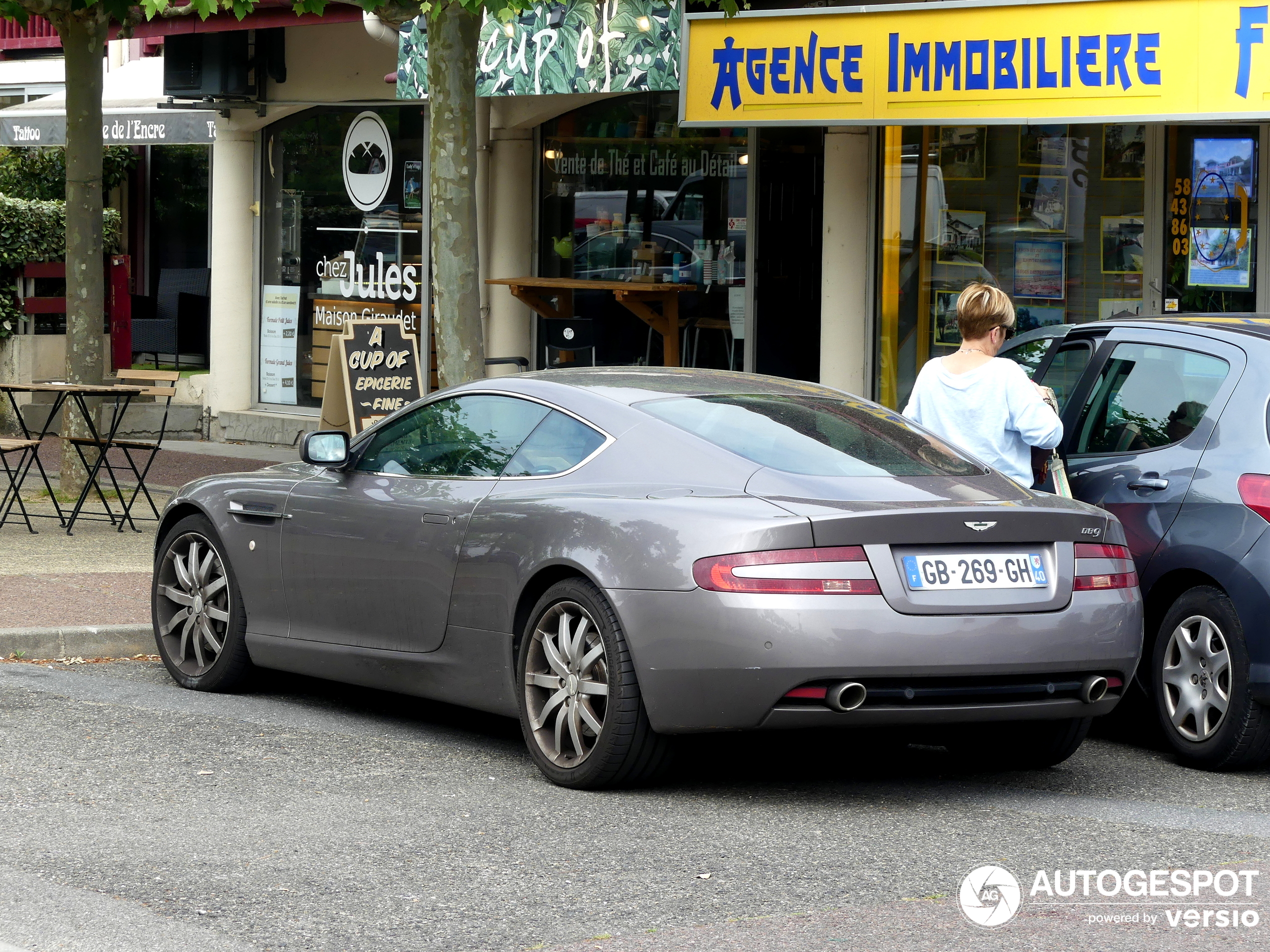 Aston Martin DB9