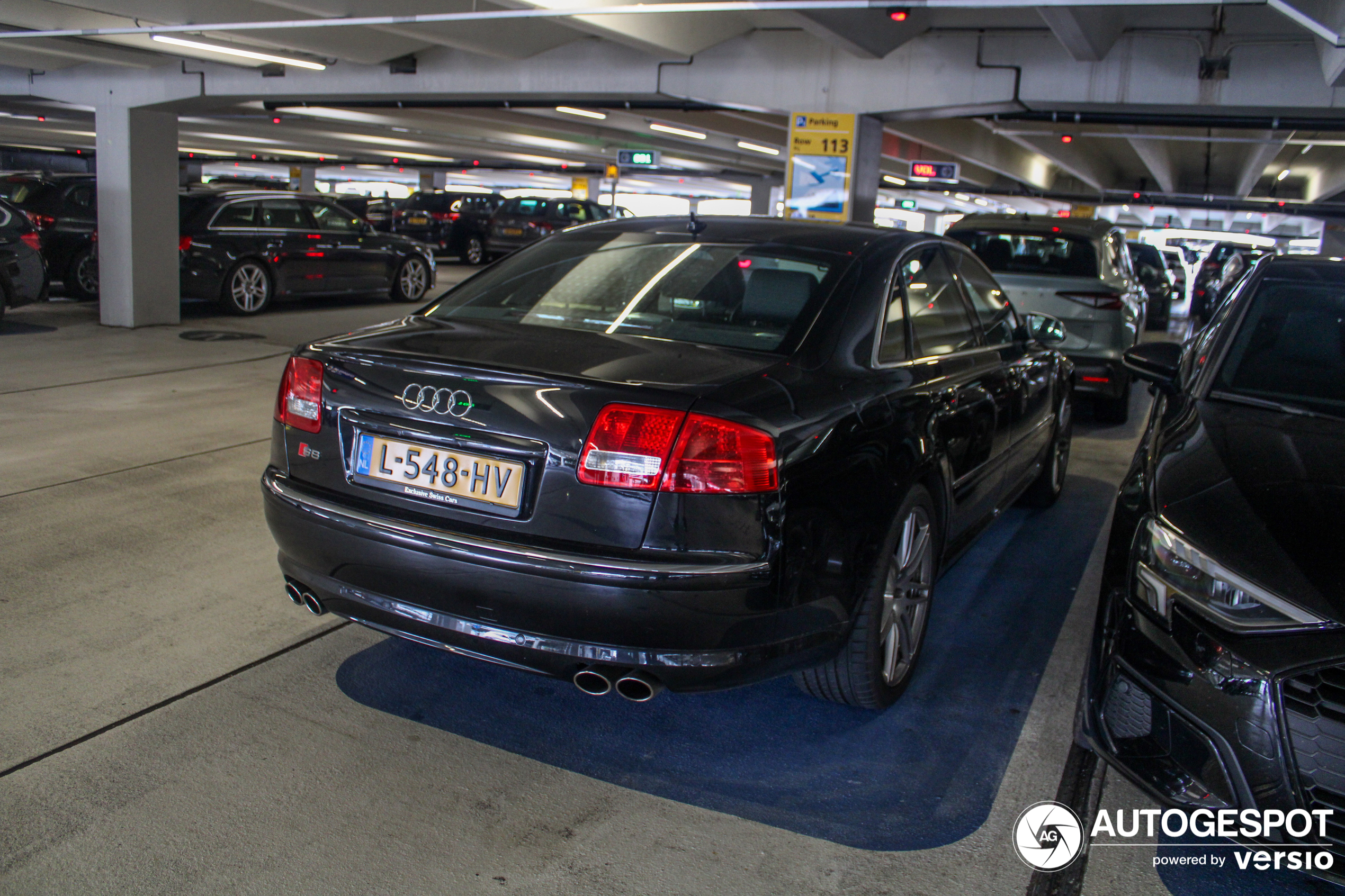 Audi S8 D3