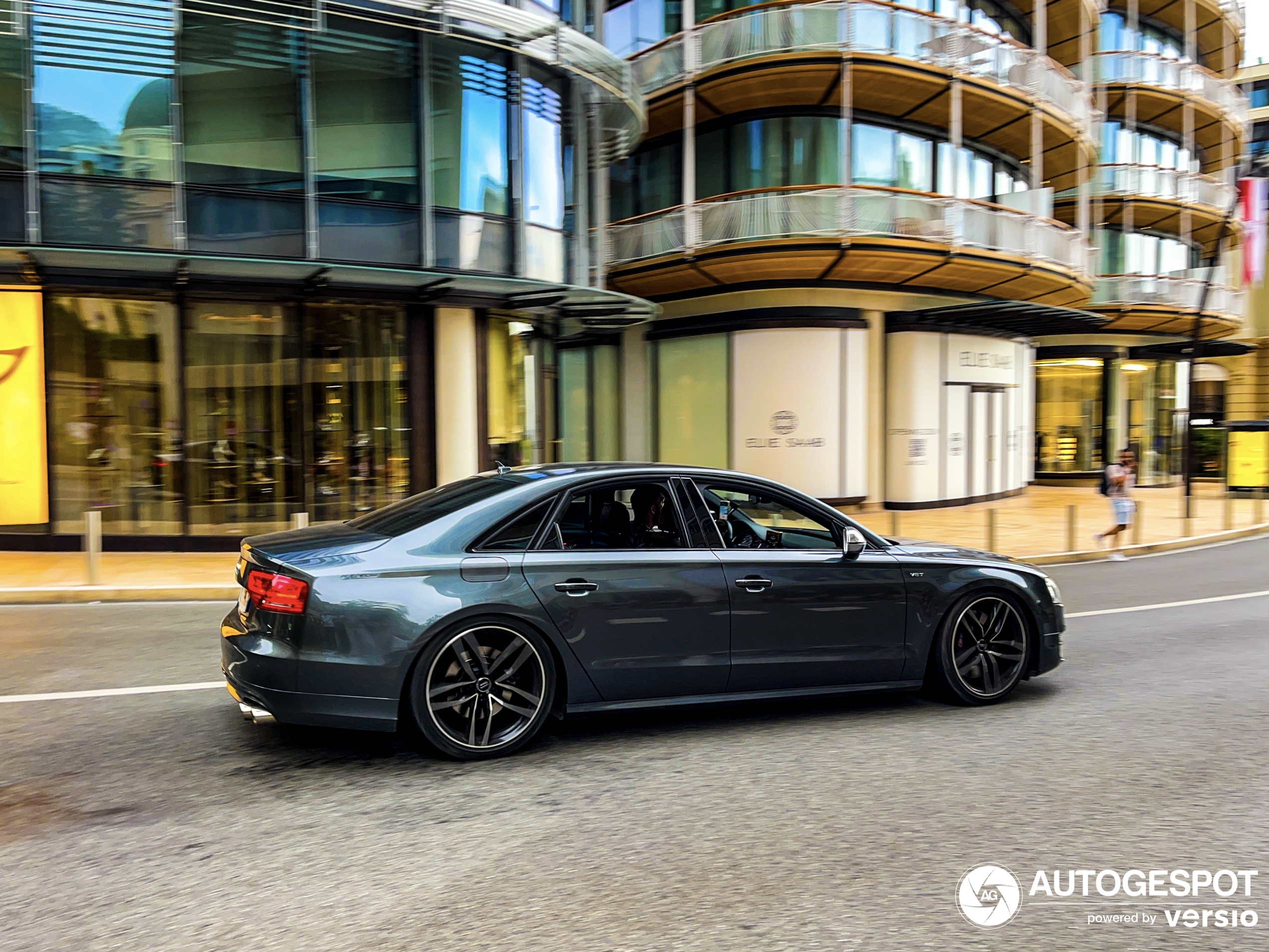 Audi S8 D4