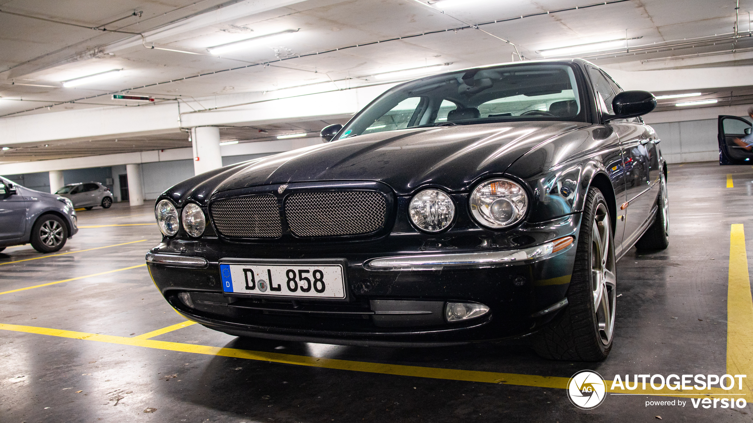 Jaguar XJR